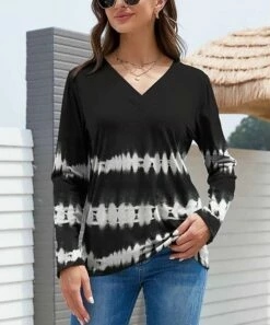 Brand new 😉 UDEAR Black & White Abstract V-Neck Top - 👩 Women 😉