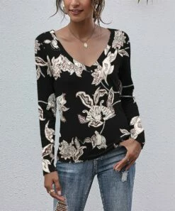 New ⭐ UDEAR Black & Light Blue Abstract Long-Sleeve V-Neck Top - 👩 Women & Plus 🛒