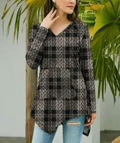 Best reviews of ๐ฅฐ UDEAR Gray & Black Plaid Knit-Print Kangaroo-Pocket V-Neck Top - Plus ๐ฅ