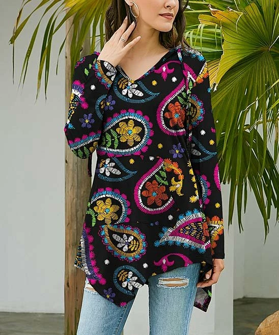 Deals โค๏ธ UDEAR Black & White Paisley Top - Plus ๐